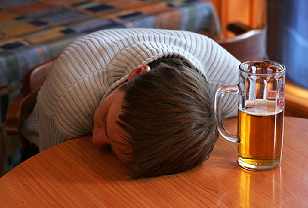Galvenā problēma - bērnu un jauniešu alkoholisms; apreibinošie dzērieni ir norma