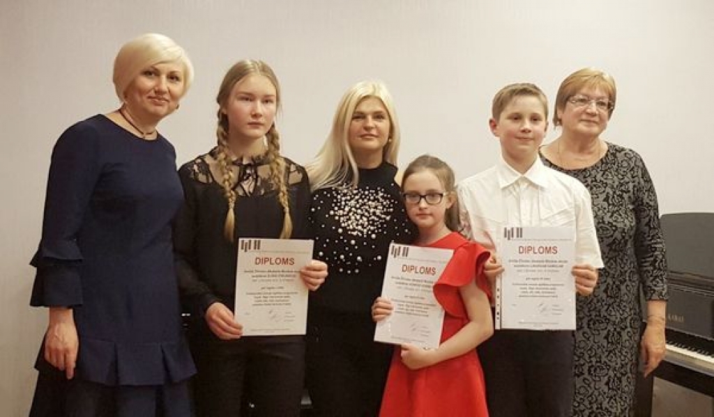 Sveicam A.Žilinska Jēkabpils mūzikas skolas vijolniekus, čellistus un saksofonistus!