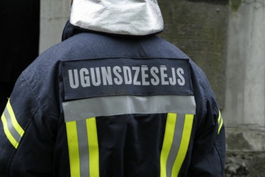 Jēkabpils novadā ugunsgrēkā cietuši divi cilvēki