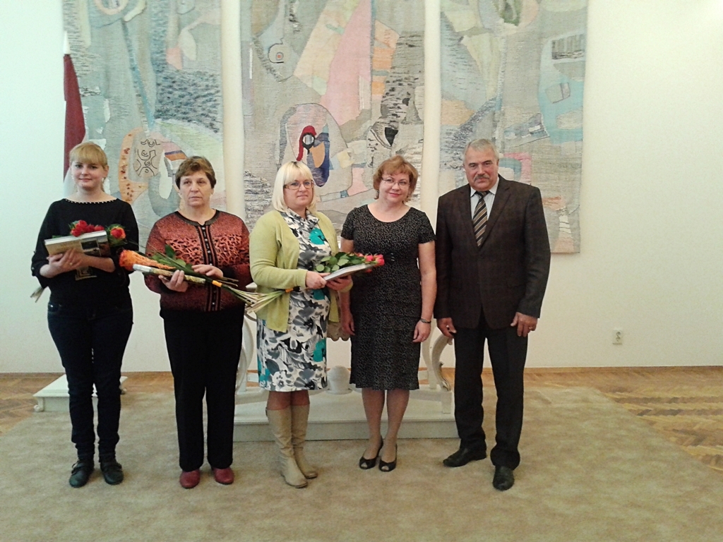 Trīs Latvijas Republikas pilsoņi svinīgi sola uzticību Latvijai (FOTO)