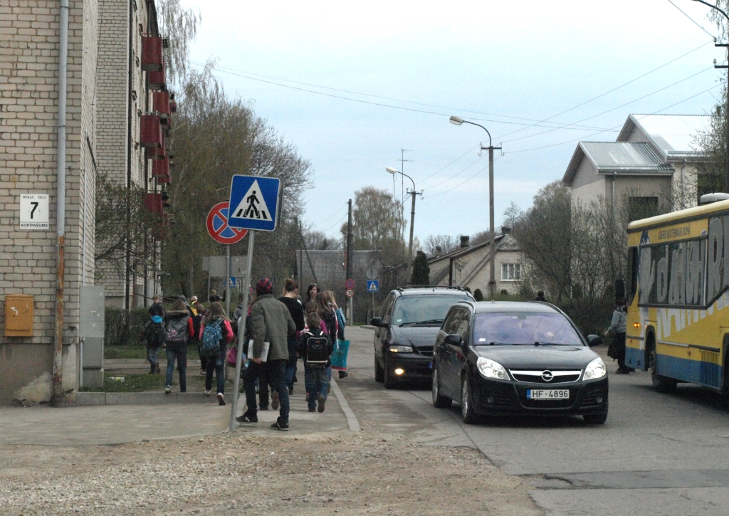 Apstiprina Jēkabpils ceļu un ielu fonda programmu 2016.-2018.gadam