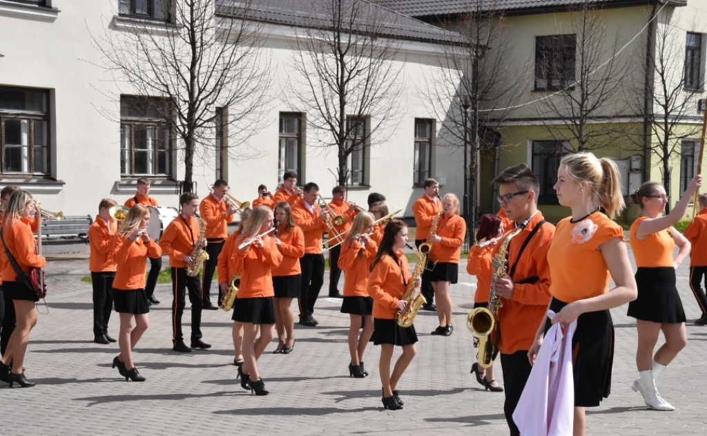 1.maijā Jēkabpilī uzstāsies E. Glika Alūksnes Valsts ģimnāzijas pūtēju orķestris ar defilē programmu