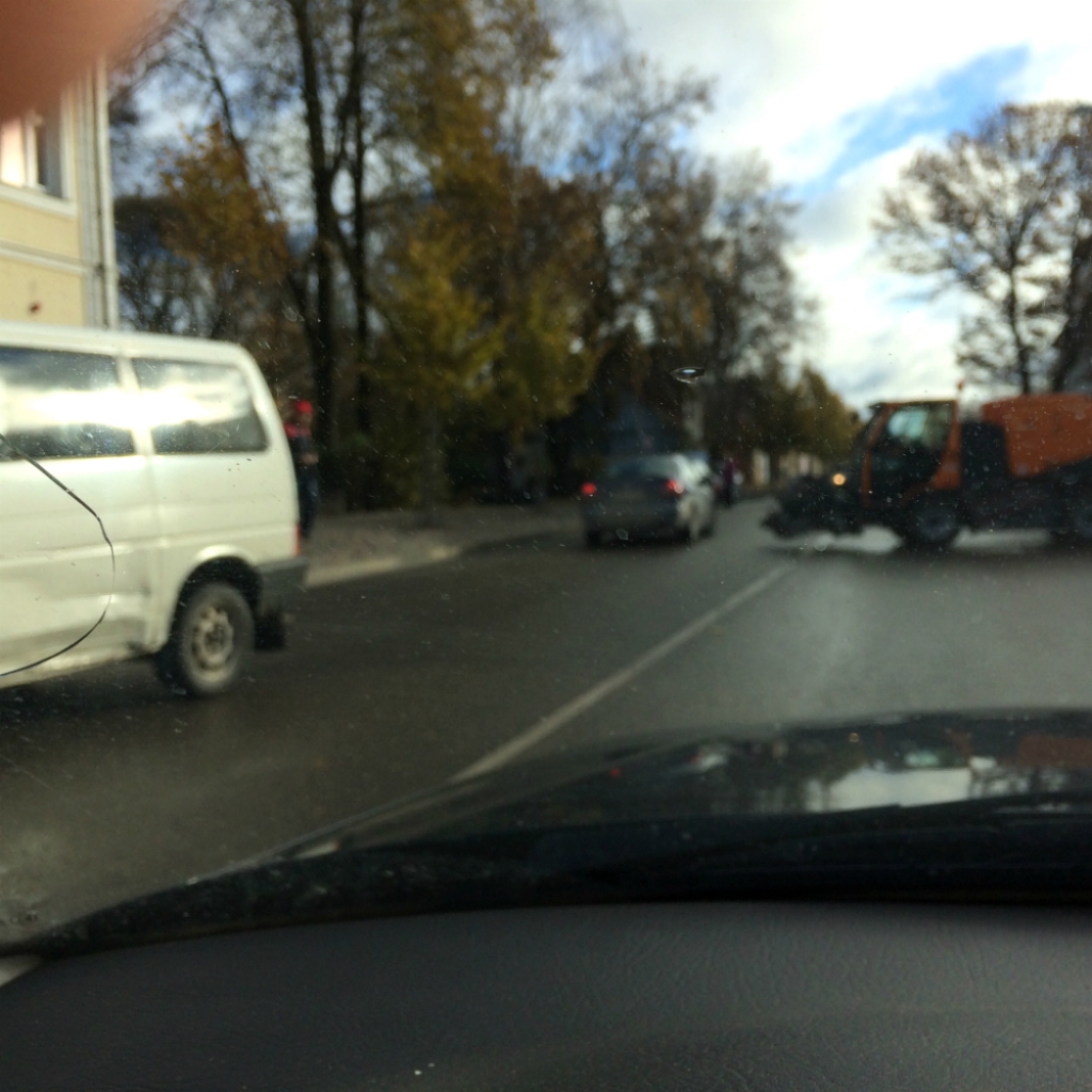 Aculiecinieku foto par situāciju Jēkabpils ielās