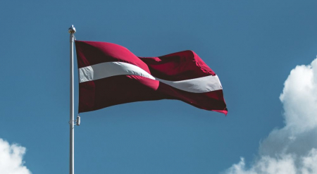 Līvānu centrā pie Dubnas tilta izvietos valsts karogu