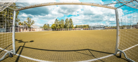 Futbola laukums Līvānos pie “Kvartāla” atjaunošanas darbu dēļ slēgts