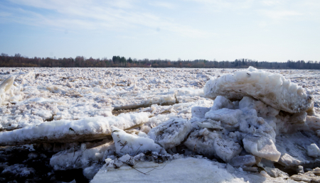 Daugavā pie Pļaviņām, atsākoties ledus kustībai, gaidāmas krasa ūdenslīmeņa svārstības