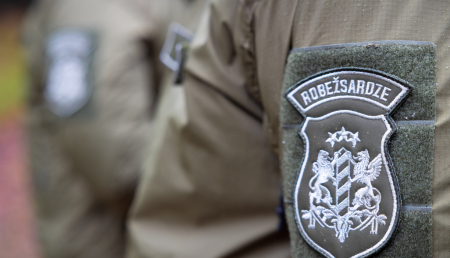 Jēkabpils novadā par nelegālo migrantu pārvadāšanu aiztur Polijas pilsoni