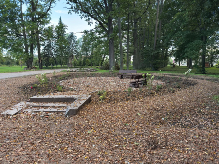 Jauna elpa Galēnu muižas parkā: vēstures liecības pārtop ziedošā atpūtas vietā